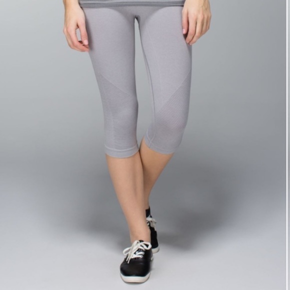 Lululemon In the Flow Crop II Heathered Gray Size 8 - Picture 1 of 10